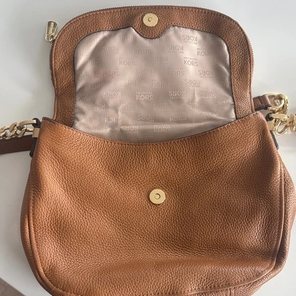 Michael Kors Tan Leather Shoulder Bag with Tassel - Picture 5 of 17